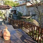 Giorgos' & Noula's In Village- Near Delphi * Desfina