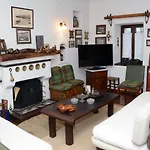 Giorgos' & Noula's In Village- Near Delphi Chalet *