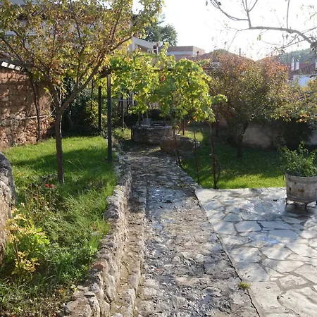 Chalet Giorgos' & Noula's In Village- Near Delphi *