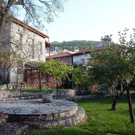 Chalet Giorgos' & Noula's In Village- Near Delphi Desfina