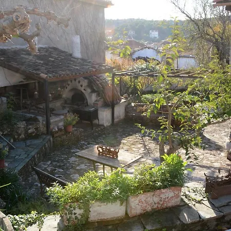 Alpstuga Giorgos' & Noula's In Village- Near Delphi