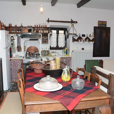 Giorgos' & Noula's In Village- Near Delphi Chalet Desfina
