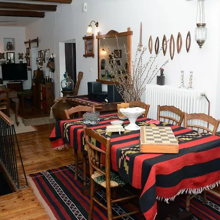 Alpstuga Giorgos' & Noula's In Village- Near Delphi *